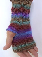 Arrowhead Fingerless Gloves in Mochi Plus