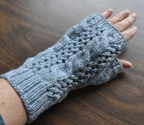 Cables 'n Lace Mitts in Allegro DK